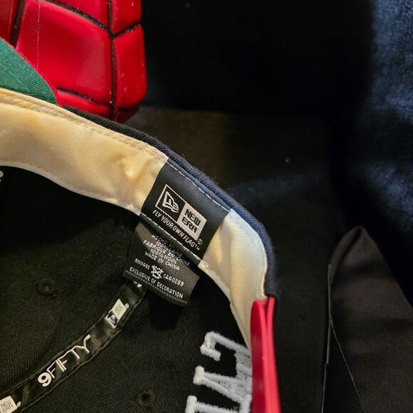 New Era Green and Pink Snapback Cap - Picture 7 of 8